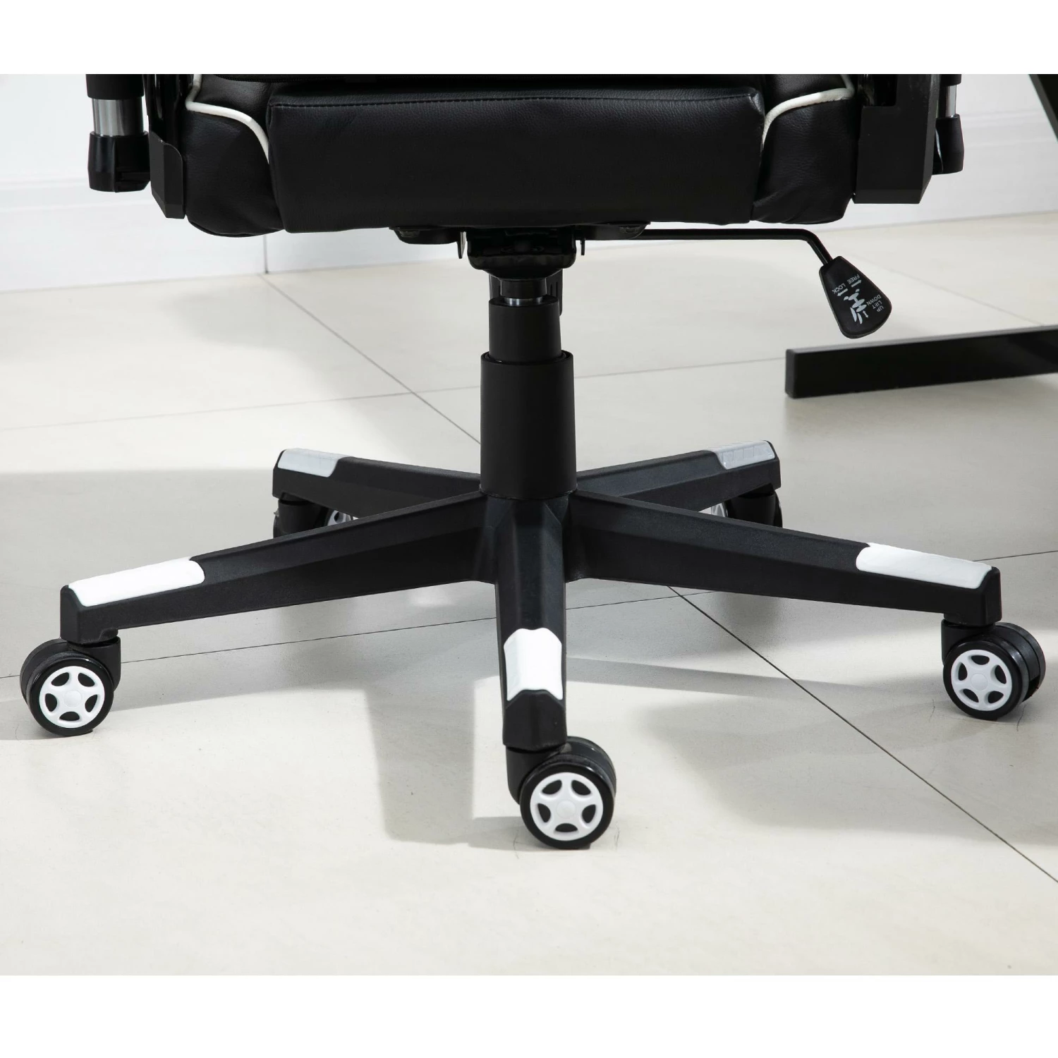 Sedia Da Gaming Ergonomica 72x54x126-136 Cm In PVC Nera E Bianco - immagine 10